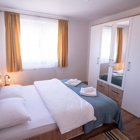 Apartman Niko Ливно Экстерьер фото