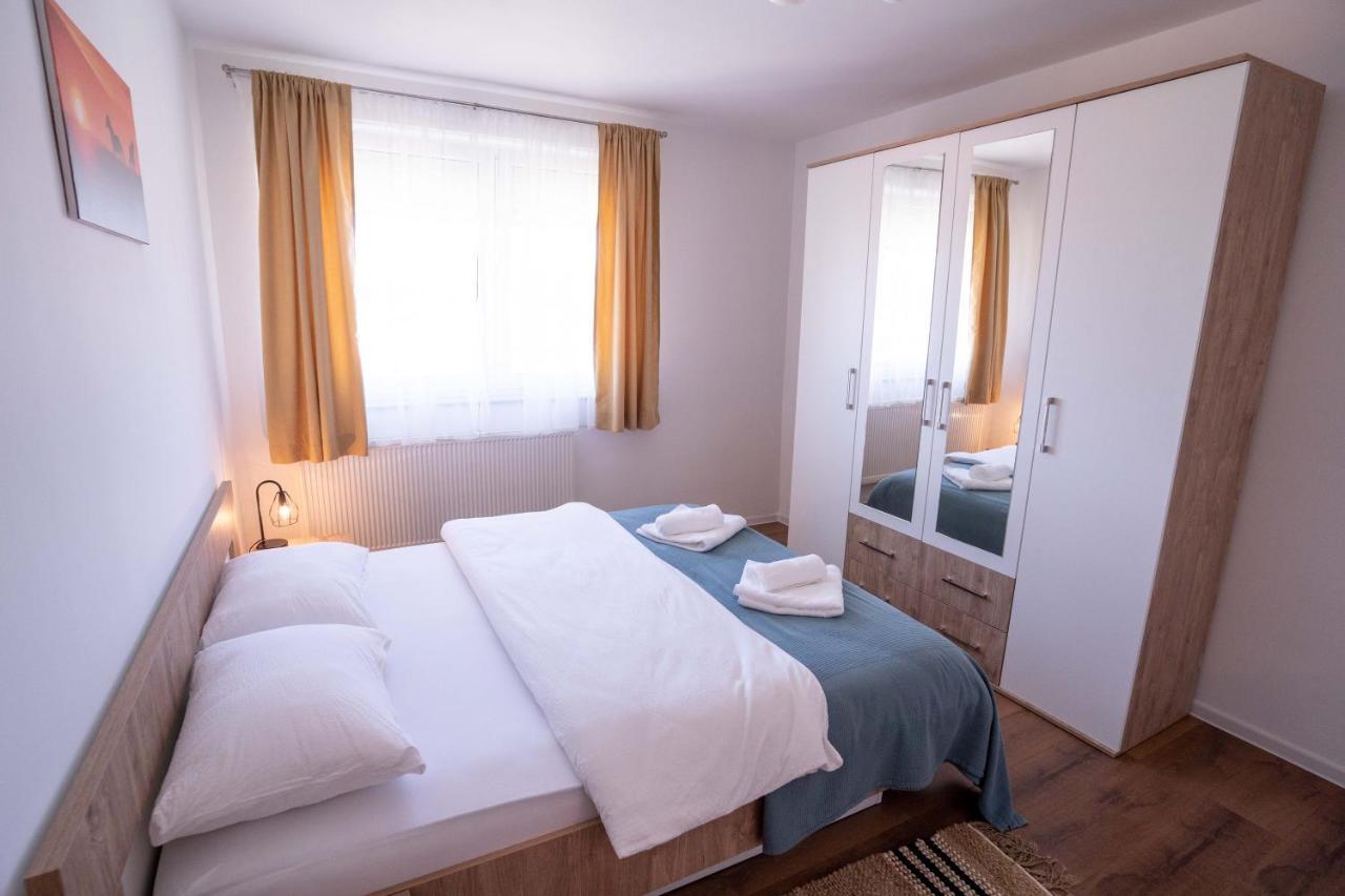 Apartman Niko Ливно Экстерьер фото