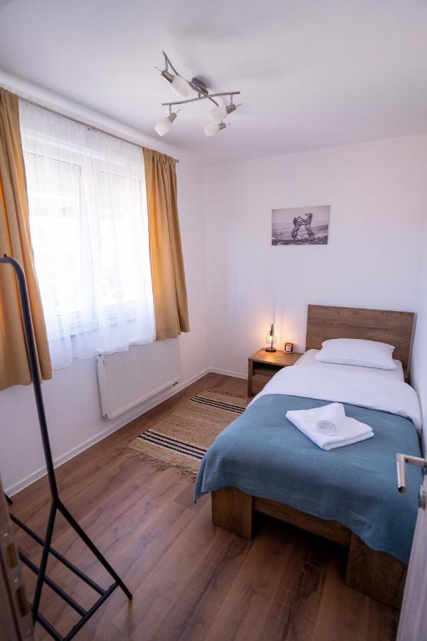 Apartman Niko Ливно Экстерьер фото